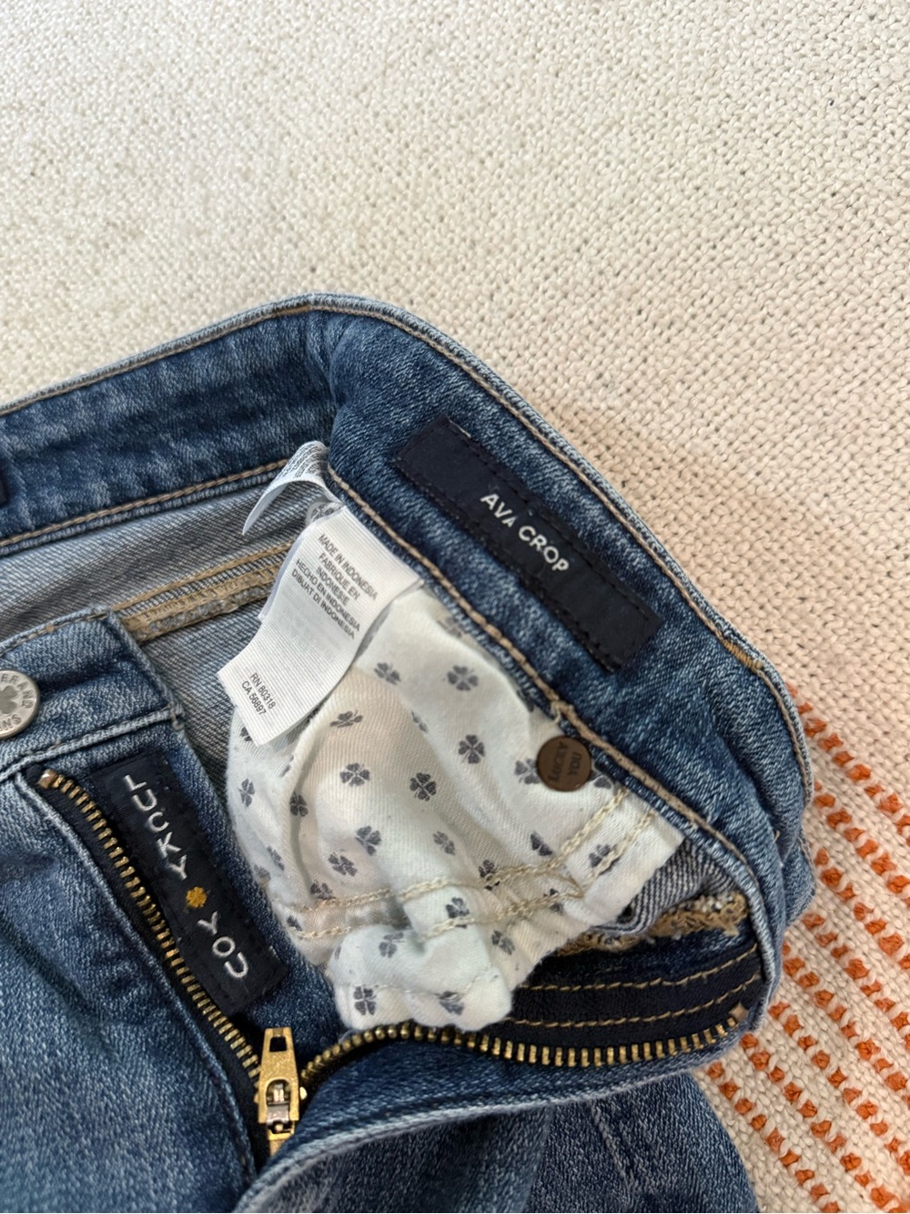 Lucky Brand Women's Slim Jeans Blue Denim Distressed Size 4/27 - Picture 2 of 11